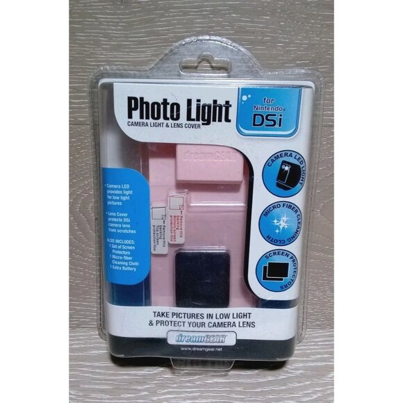 Dream Gear Pink Photo Light - Camera Light & Lens Cover Kit for Nintendo DSI - Picture 1 of 3